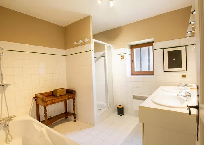 En Pierre Avec Piscine Chauffee Et Animaux Acceptes Pres De Perigueux - Fr-1-616-480 펜션